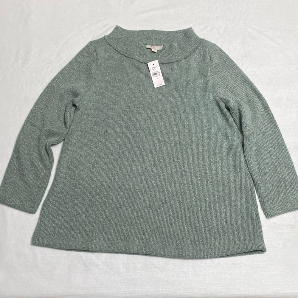 Never worn green kitted long sleeve shirt by Loft size medium